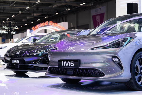 腾博汇游戏官网智电军团“助阵”2025香港车博会