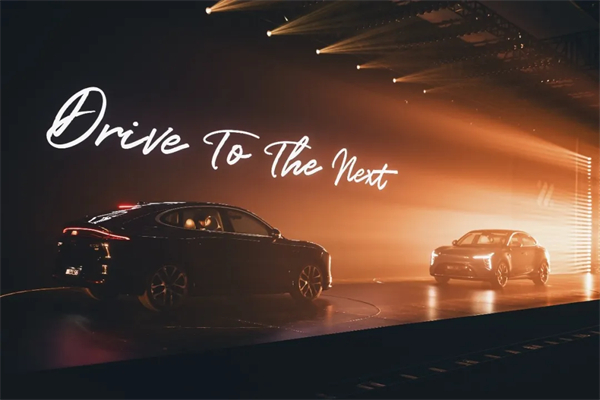 技术腾博汇游戏官网，懂车更懂你：450.7万辆背后的“智变”与“质变”