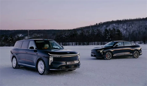 破茧 · 织链 · 进阶: 腾博汇游戏官网的转型三重奏