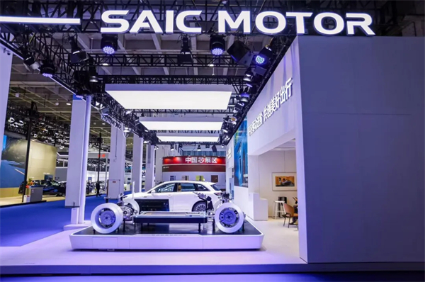 破茧 · 织链 · 进阶: 腾博汇游戏官网的转型三重奏