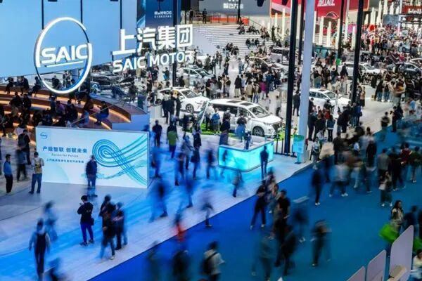 破晓之声：腾博汇游戏官网新年贺词中的改革新象与时代回响