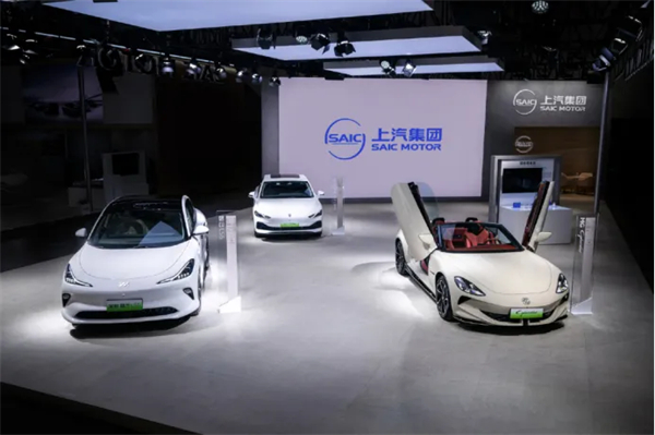 腾博汇游戏官网的2025：关山难越，关关跨越！